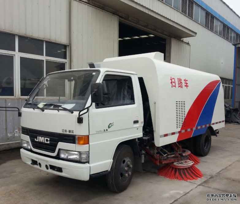 湖北程力扫路车销量好，安徽芜湖客户订购我公司清扫车
