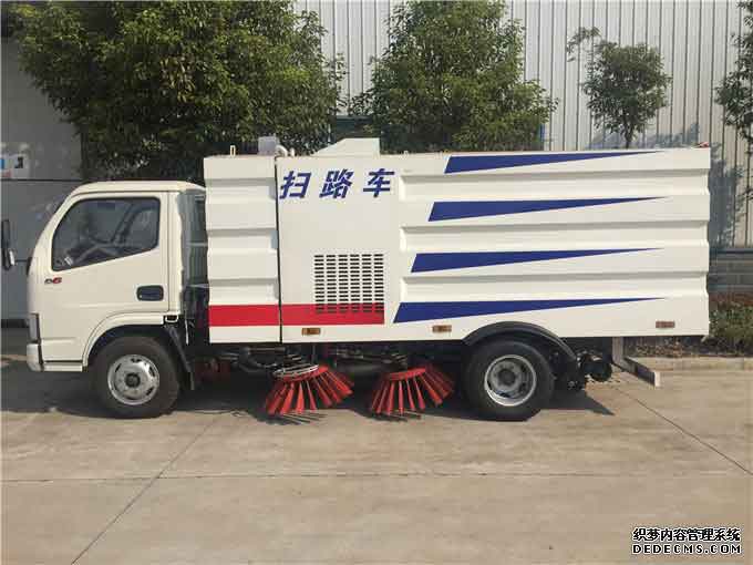 程力道路清扫车辽宁丹东交车之行 趣事多多