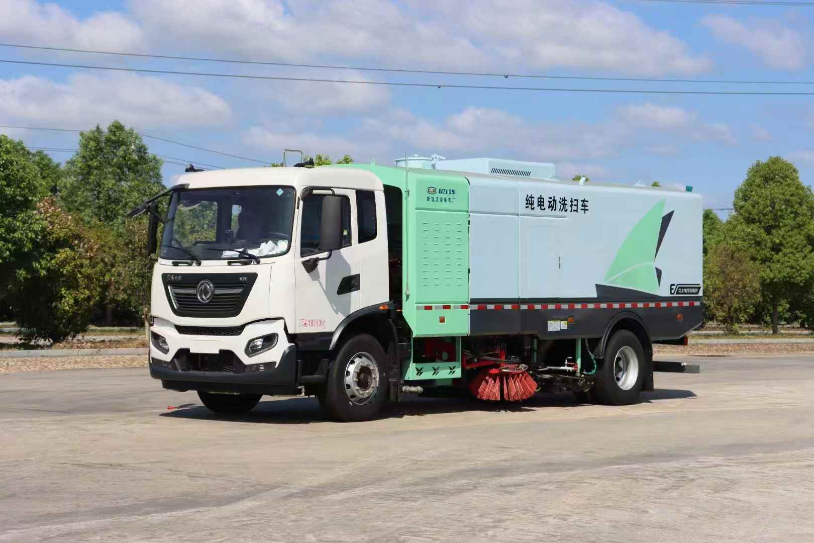东风天锦18吨纯电动洗扫车