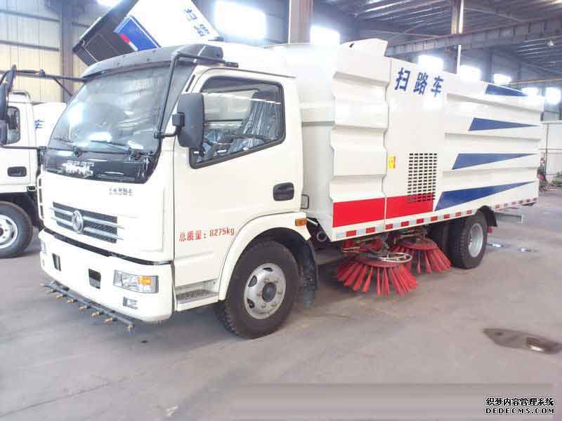 东风多利卡扫路车