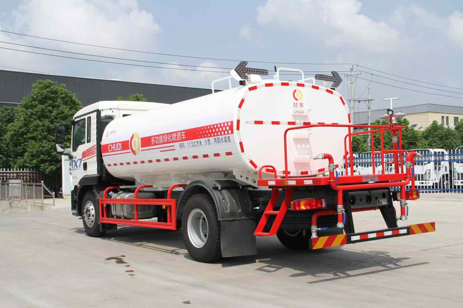 重汽豪沃TX7国六15方洒水车