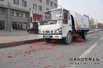 程力道路清扫车清扫烟花爆竹碎屑方便快捷效率