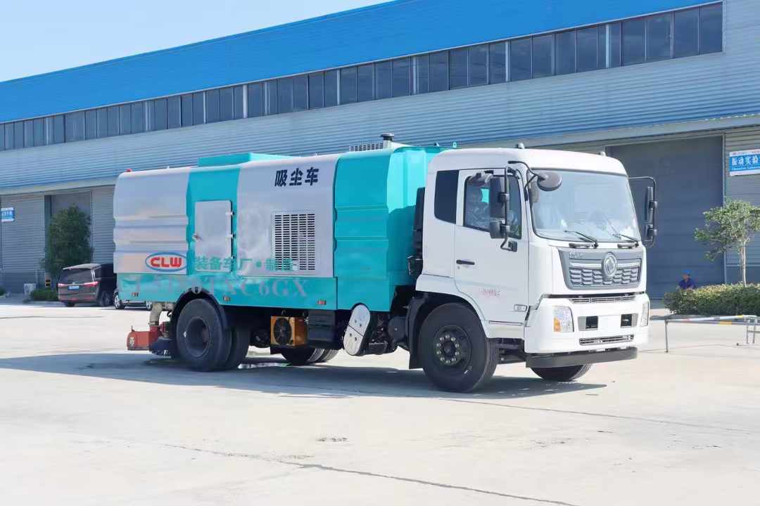 东风天锦后置滚扫吸尘车-2024新款清扫车闪亮登场