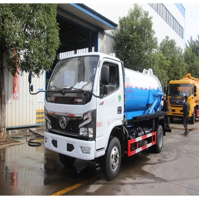 程力清洗吸污车_东风多利卡5立方吸污车