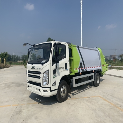 程力威牌8立方后装压缩垃圾车_江铃压缩垃圾车