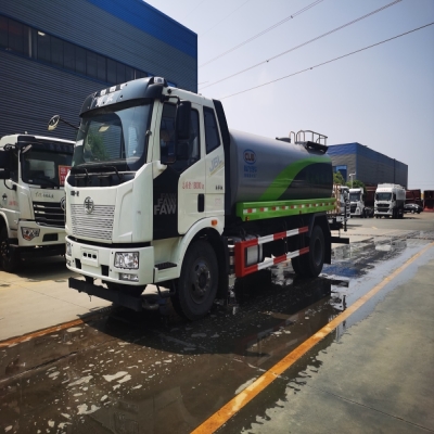 程力牌11.91方绿化喷洒车_解放180马力洒水车