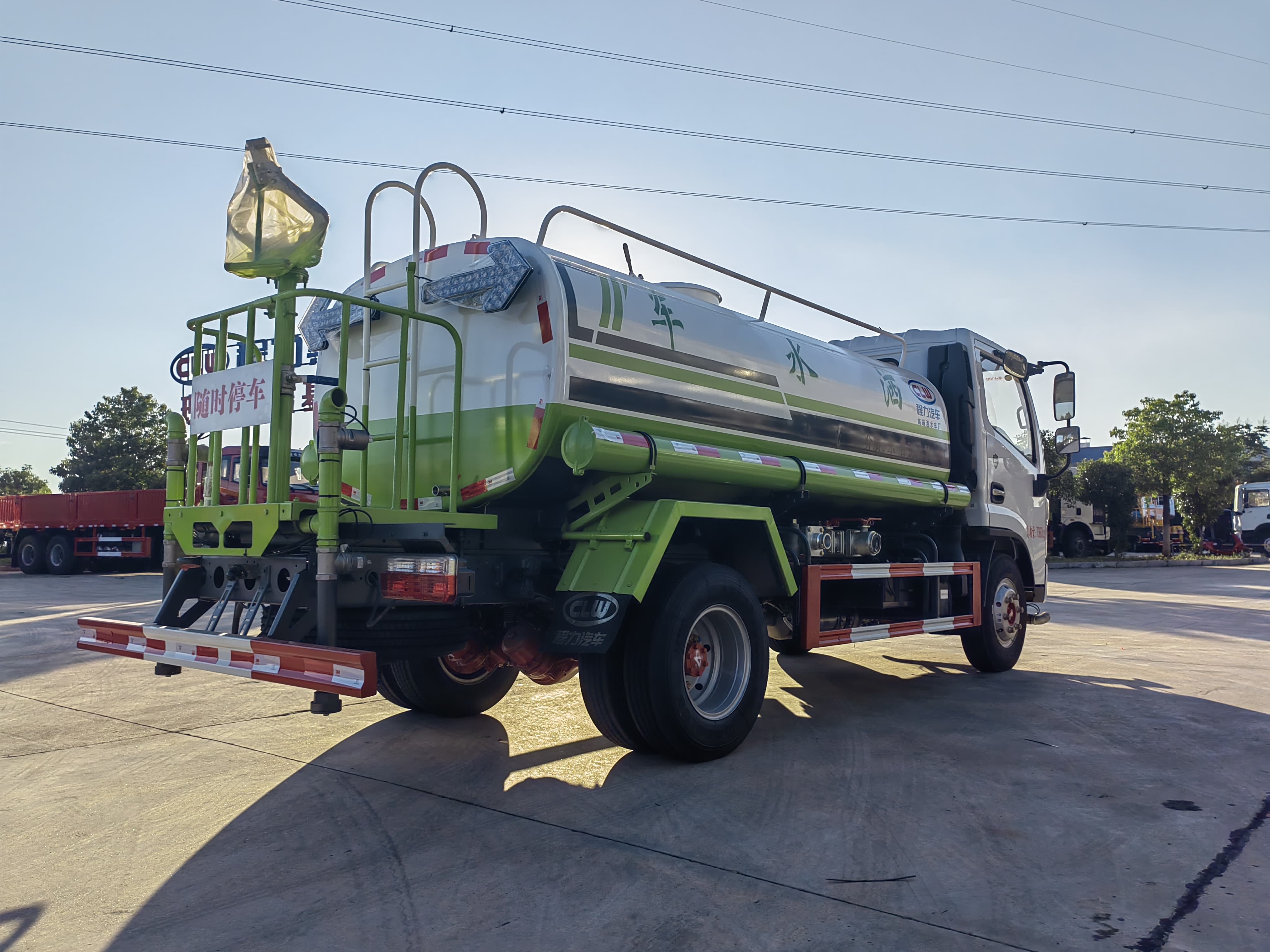不上户洒水车_出口绿化洒水车