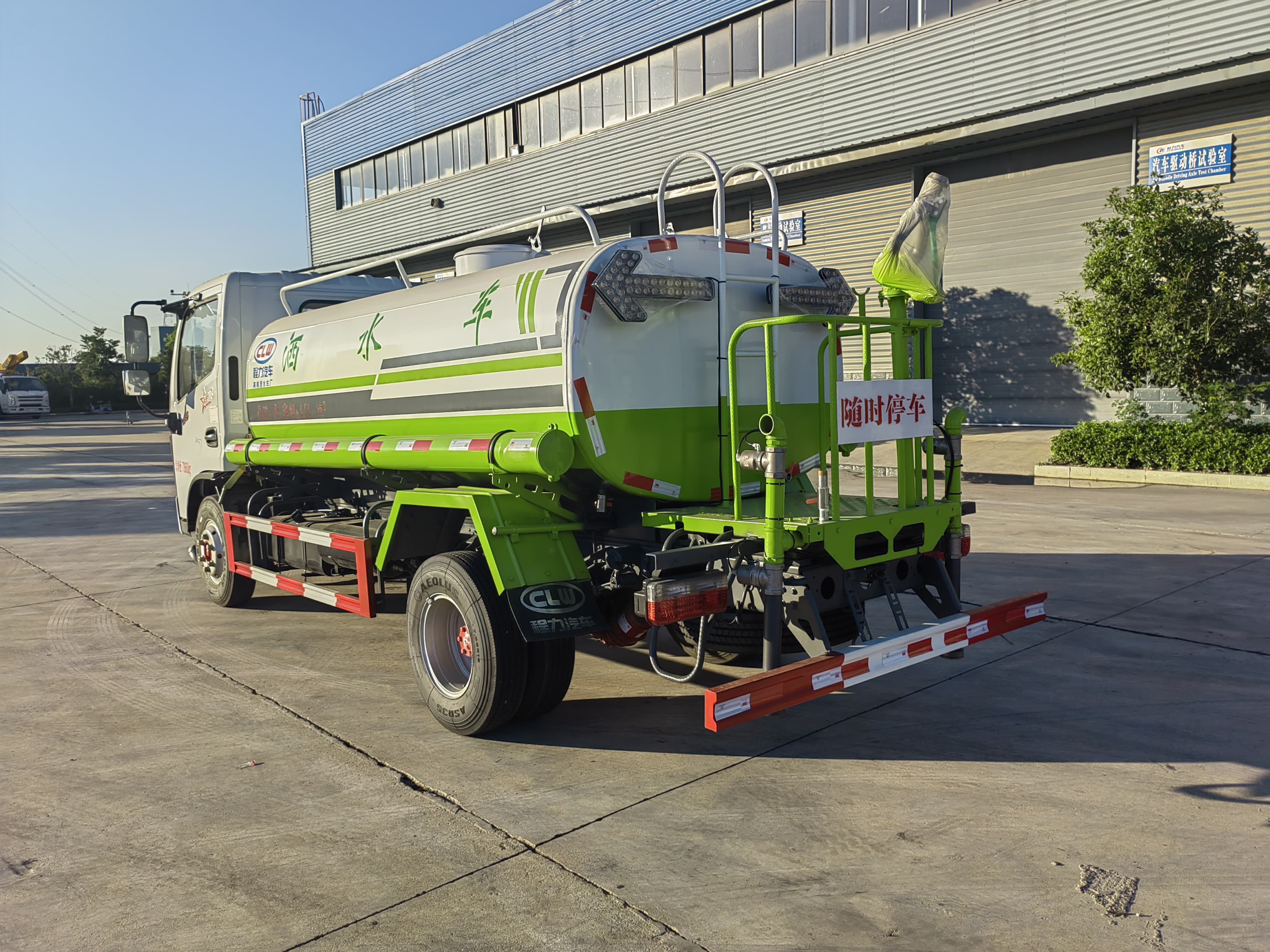 不上户洒水车_出口绿化洒水车