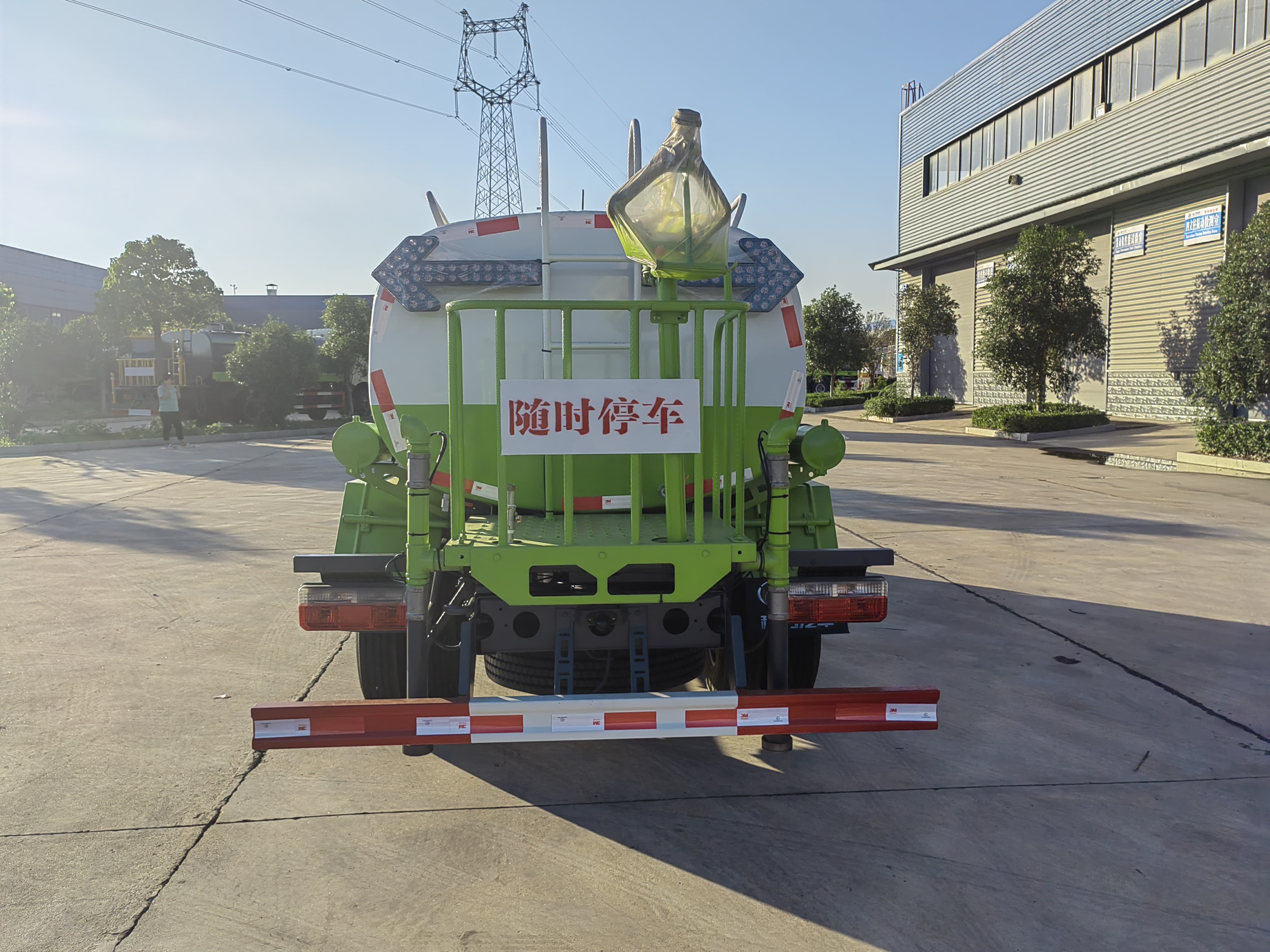不上户洒水车_出口绿化洒水车