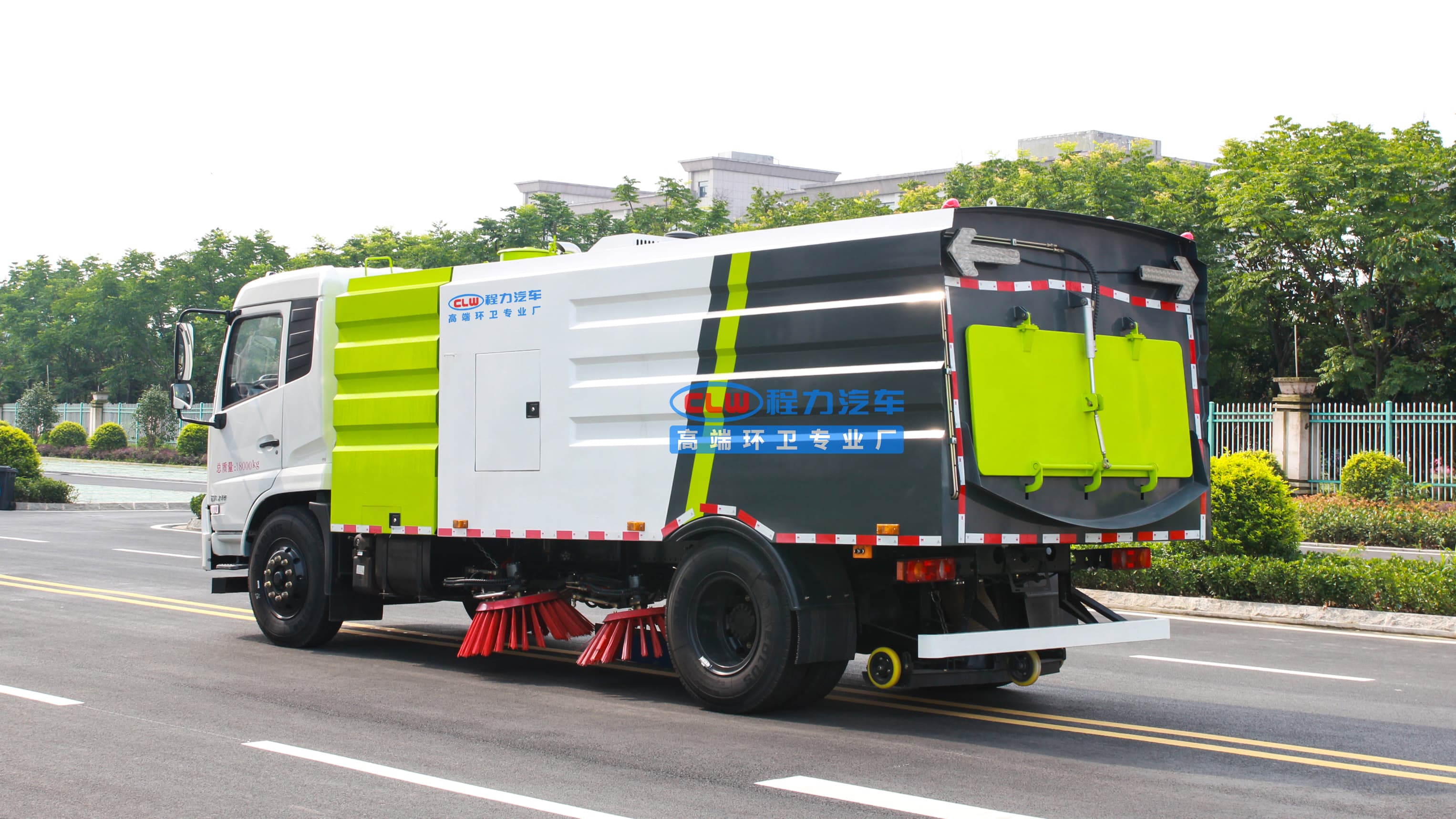 程力威牌12立方扫路车_东风天锦康明斯230马力道路清扫车
