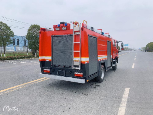 程力威牌泡沫消防车_东风多利卡5吨泡沫消防车