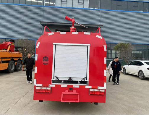 程力威牌消防车_东风5吨消防洒水车