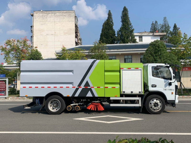 纯电动道路清扫车